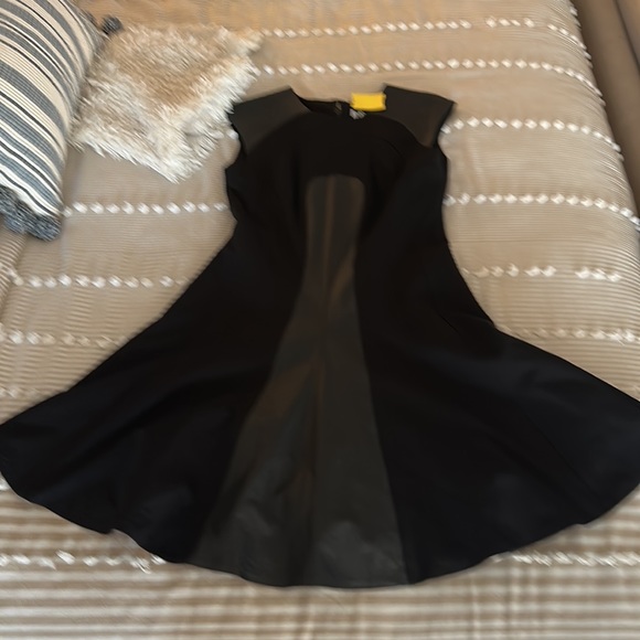 555 Los Angeles designer, black sleeveless asymmetrical w/leather midi dress - Picture 12 of 13